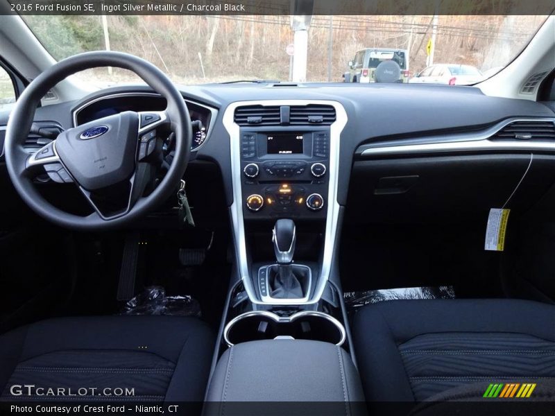 Ingot Silver Metallic / Charcoal Black 2016 Ford Fusion SE
