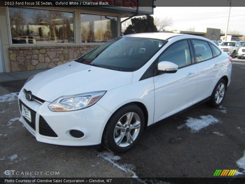 Oxford White / Charcoal Black 2013 Ford Focus SE Sedan