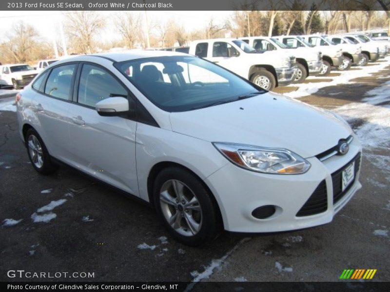 Oxford White / Charcoal Black 2013 Ford Focus SE Sedan