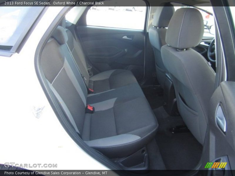 Oxford White / Charcoal Black 2013 Ford Focus SE Sedan