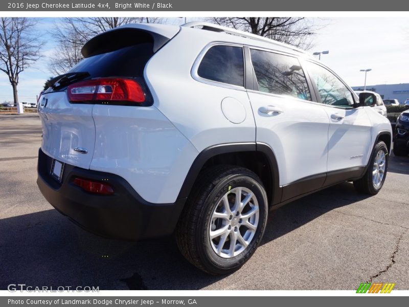 Bright White / Black 2016 Jeep Cherokee Latitude 4x4