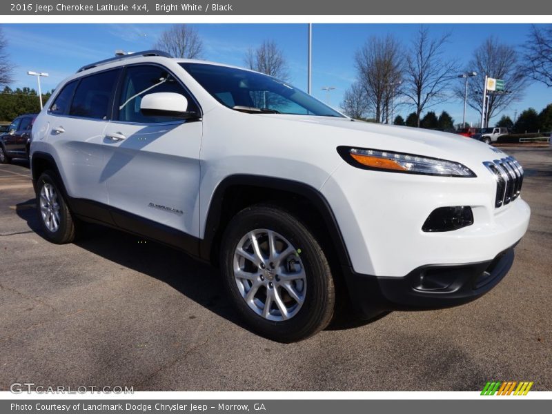 Bright White / Black 2016 Jeep Cherokee Latitude 4x4