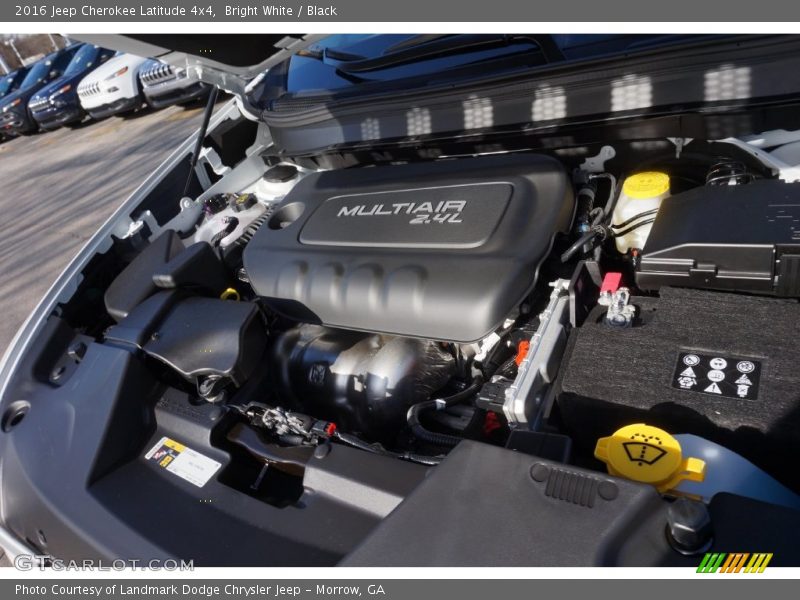 Bright White / Black 2016 Jeep Cherokee Latitude 4x4