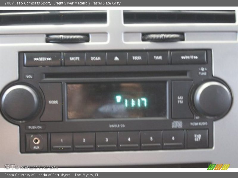 Bright Silver Metallic / Pastel Slate Gray 2007 Jeep Compass Sport
