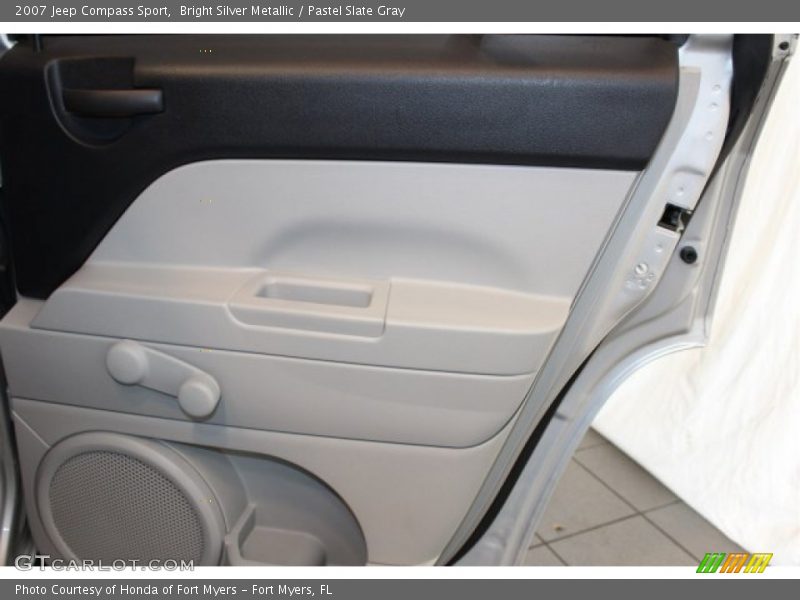 Bright Silver Metallic / Pastel Slate Gray 2007 Jeep Compass Sport