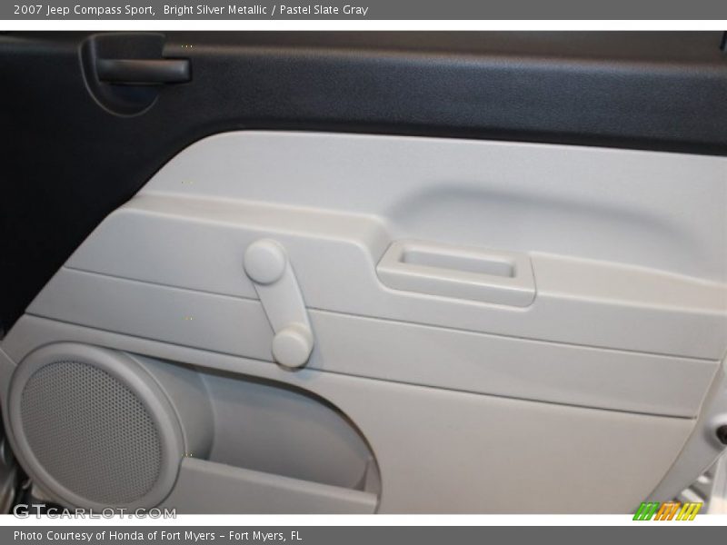 Bright Silver Metallic / Pastel Slate Gray 2007 Jeep Compass Sport