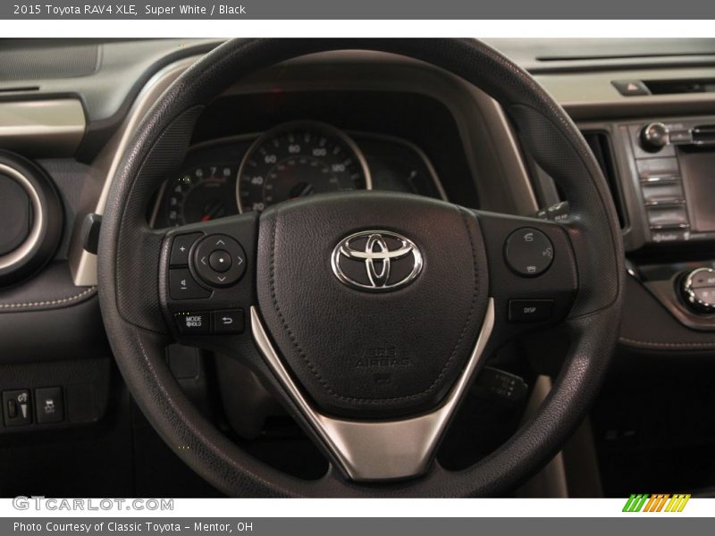 Super White / Black 2015 Toyota RAV4 XLE