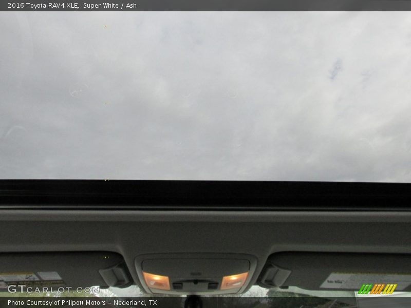 Super White / Ash 2016 Toyota RAV4 XLE