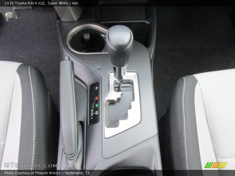 Super White / Ash 2016 Toyota RAV4 XLE