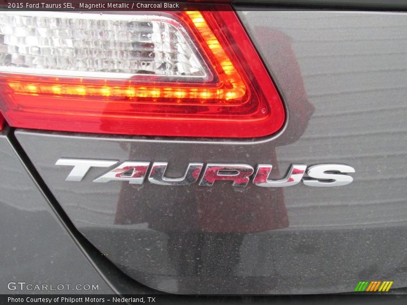 Magnetic Metallic / Charcoal Black 2015 Ford Taurus SEL