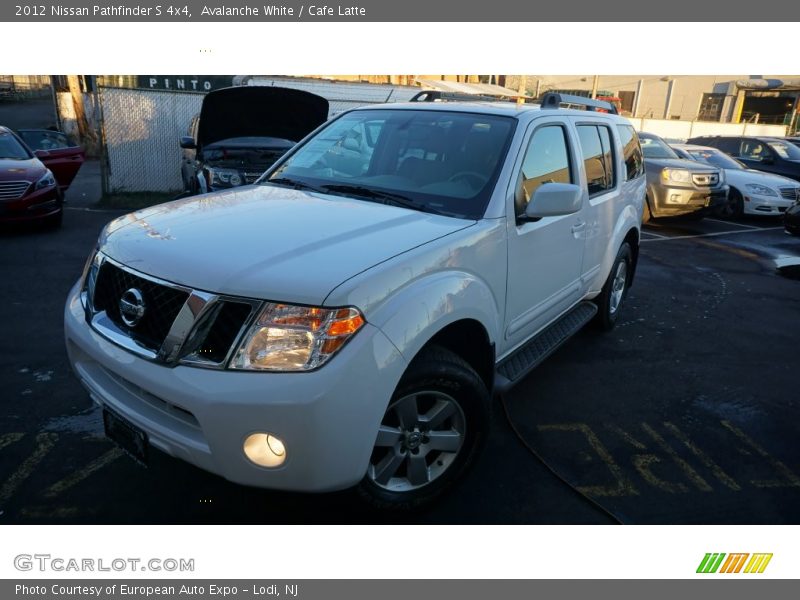 Avalanche White / Cafe Latte 2012 Nissan Pathfinder S 4x4