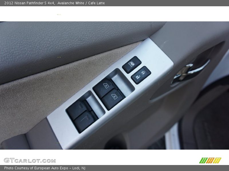 Avalanche White / Cafe Latte 2012 Nissan Pathfinder S 4x4