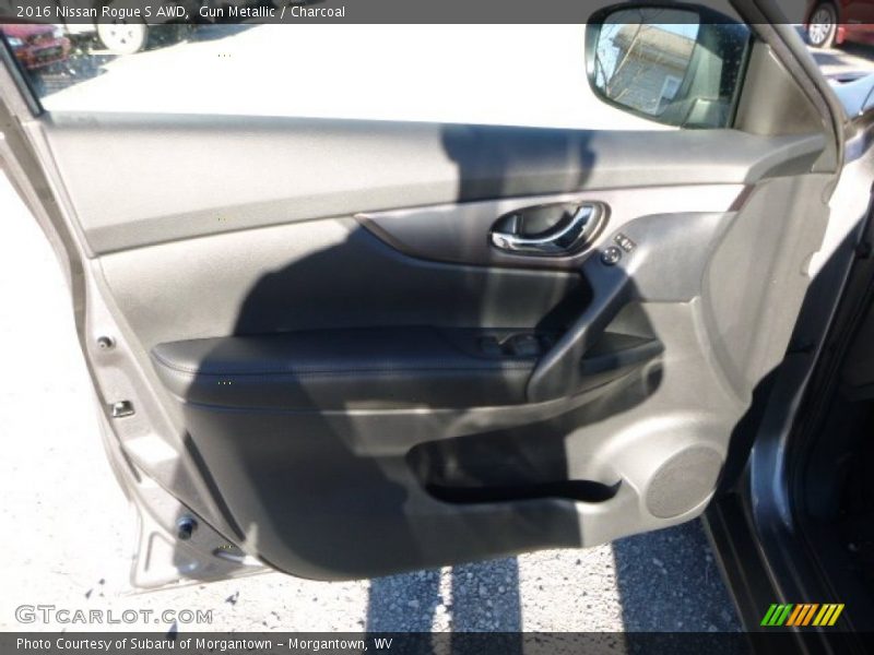Gun Metallic / Charcoal 2016 Nissan Rogue S AWD