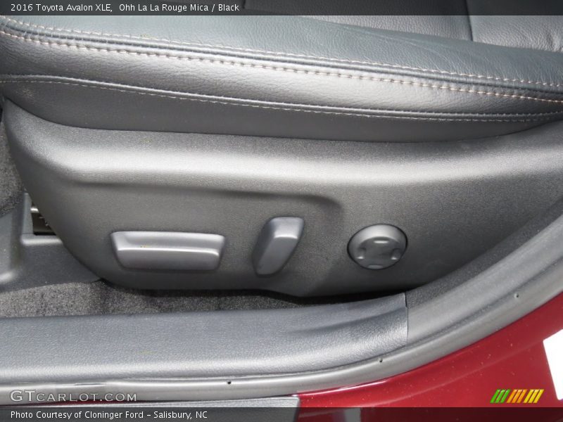 Ohh La La Rouge Mica / Black 2016 Toyota Avalon XLE