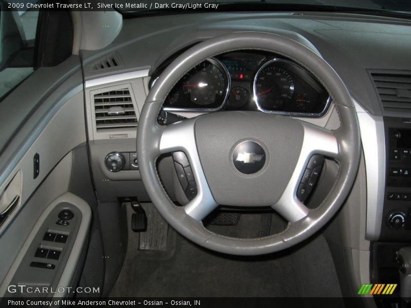 Silver Ice Metallic / Dark Gray/Light Gray 2009 Chevrolet Traverse LT