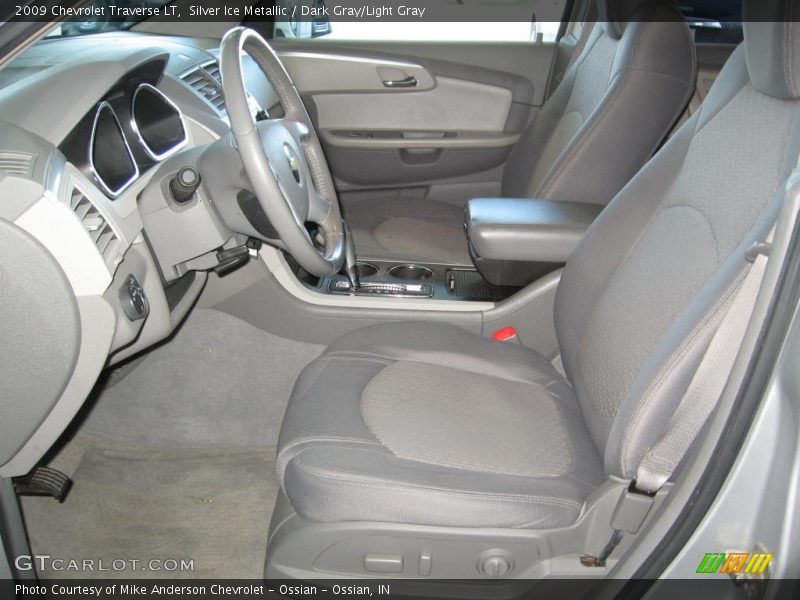 Silver Ice Metallic / Dark Gray/Light Gray 2009 Chevrolet Traverse LT