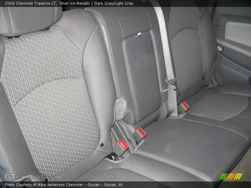 Silver Ice Metallic / Dark Gray/Light Gray 2009 Chevrolet Traverse LT