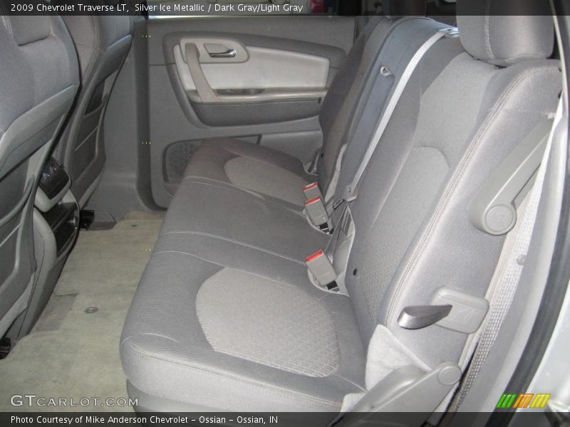 Silver Ice Metallic / Dark Gray/Light Gray 2009 Chevrolet Traverse LT