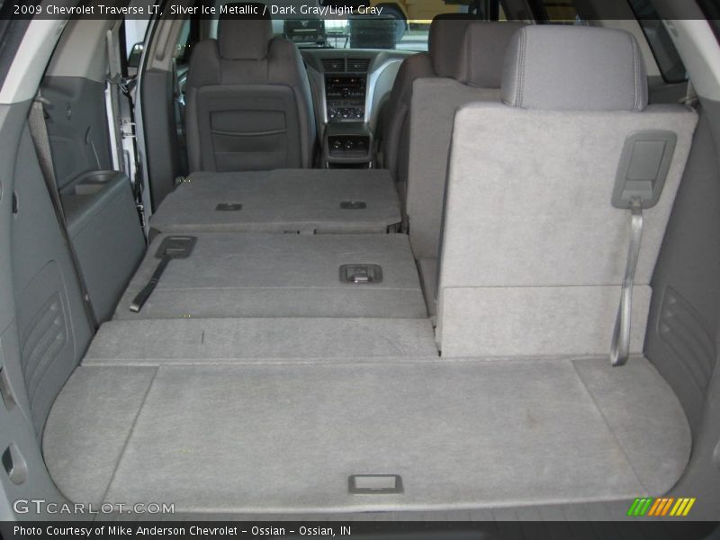 Silver Ice Metallic / Dark Gray/Light Gray 2009 Chevrolet Traverse LT