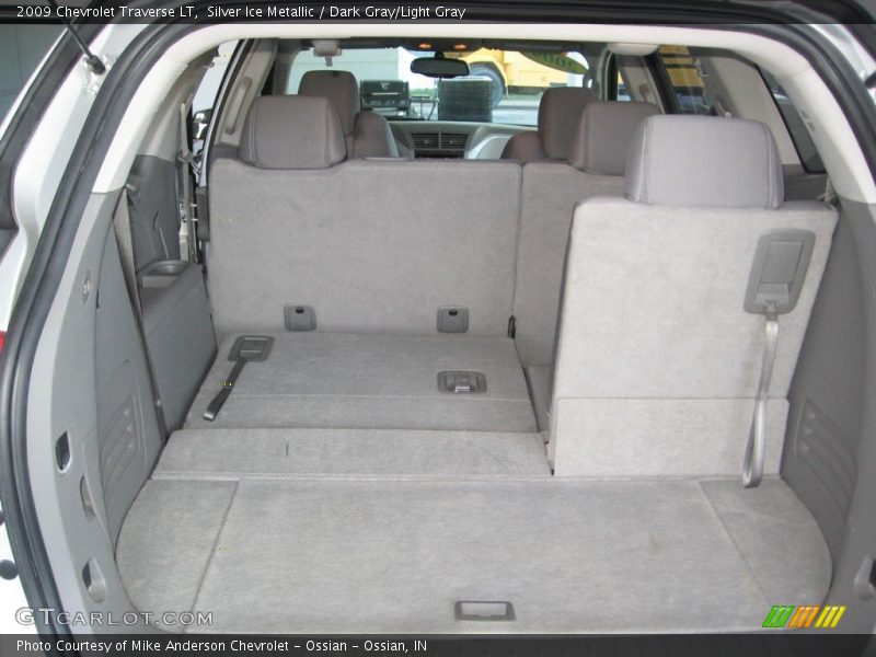 Silver Ice Metallic / Dark Gray/Light Gray 2009 Chevrolet Traverse LT