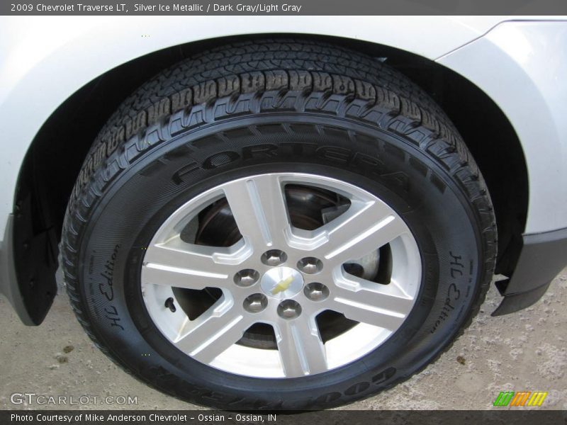 Silver Ice Metallic / Dark Gray/Light Gray 2009 Chevrolet Traverse LT