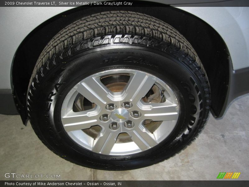 Silver Ice Metallic / Dark Gray/Light Gray 2009 Chevrolet Traverse LT