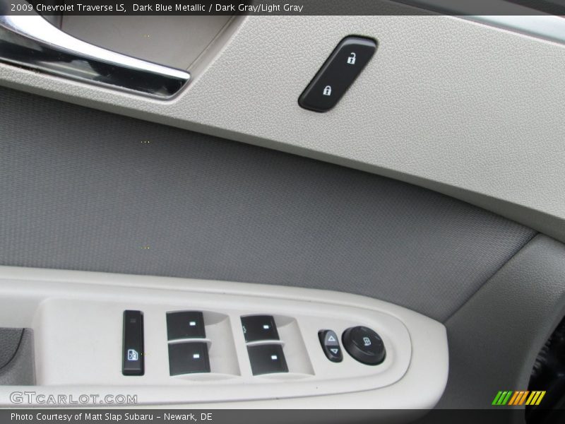 Dark Blue Metallic / Dark Gray/Light Gray 2009 Chevrolet Traverse LS