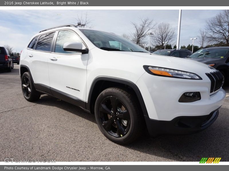 Bright White / Black 2016 Jeep Cherokee Latitude