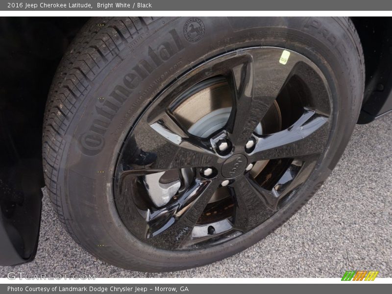 Bright White / Black 2016 Jeep Cherokee Latitude