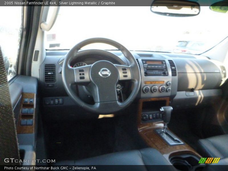 Silver Lightning Metallic / Graphite 2005 Nissan Pathfinder LE 4x4