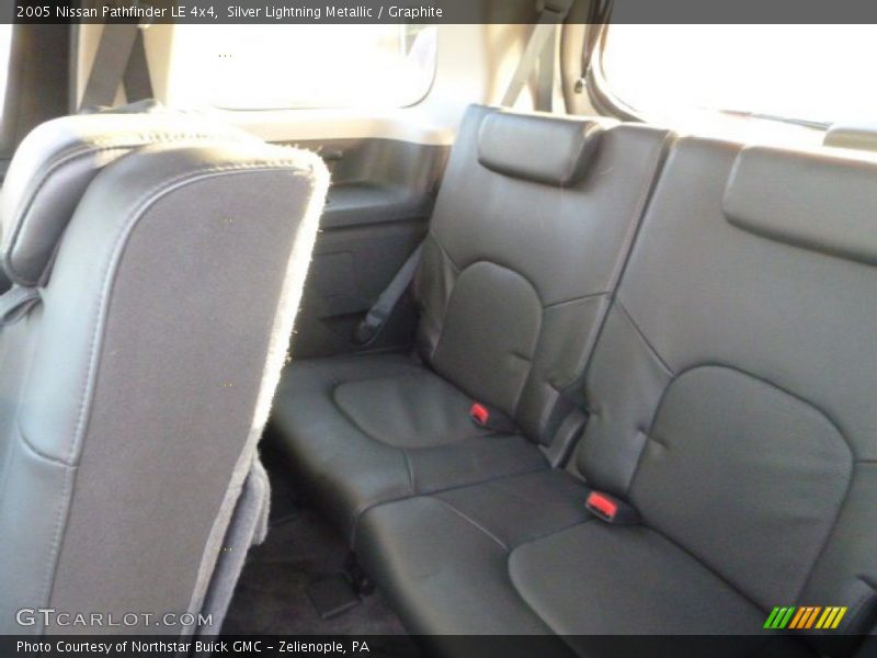 Silver Lightning Metallic / Graphite 2005 Nissan Pathfinder LE 4x4