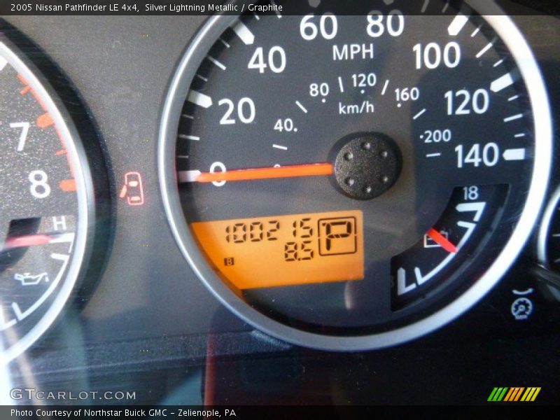 Silver Lightning Metallic / Graphite 2005 Nissan Pathfinder LE 4x4