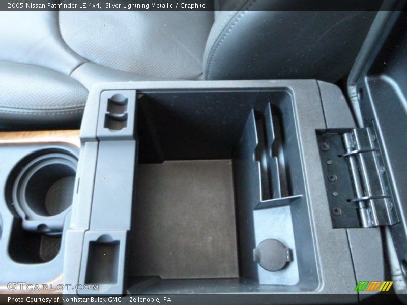 Silver Lightning Metallic / Graphite 2005 Nissan Pathfinder LE 4x4