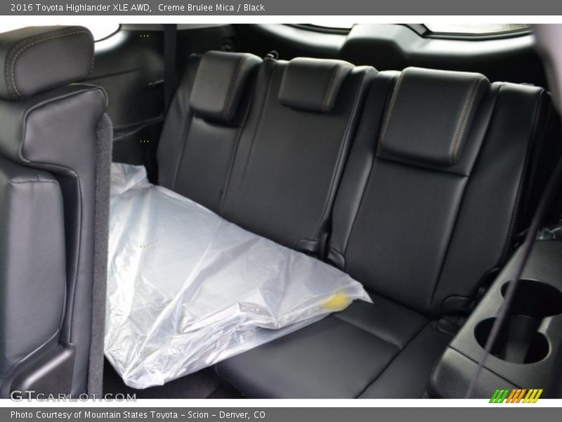 Creme Brulee Mica / Black 2016 Toyota Highlander XLE AWD