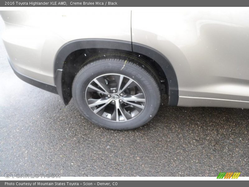 Creme Brulee Mica / Black 2016 Toyota Highlander XLE AWD