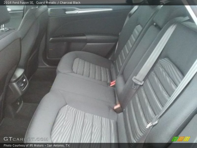 Guard Metallic / Charcoal Black 2016 Ford Fusion SE