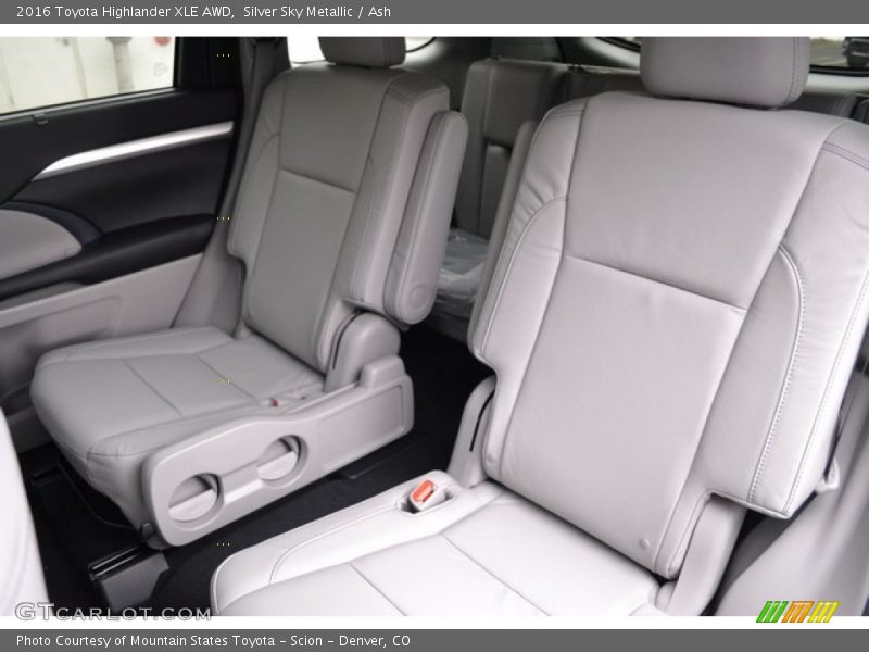 Silver Sky Metallic / Ash 2016 Toyota Highlander XLE AWD