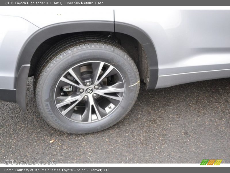  2016 Highlander XLE AWD Wheel