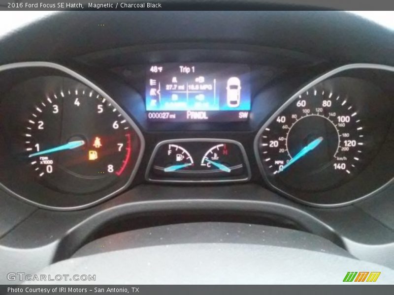 Magnetic / Charcoal Black 2016 Ford Focus SE Hatch