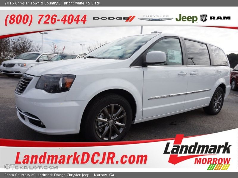 Bright White / S Black 2016 Chrysler Town & Country S