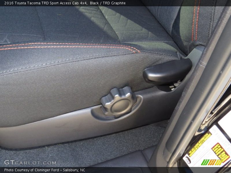 Black / TRD Graphite 2016 Toyota Tacoma TRD Sport Access Cab 4x4