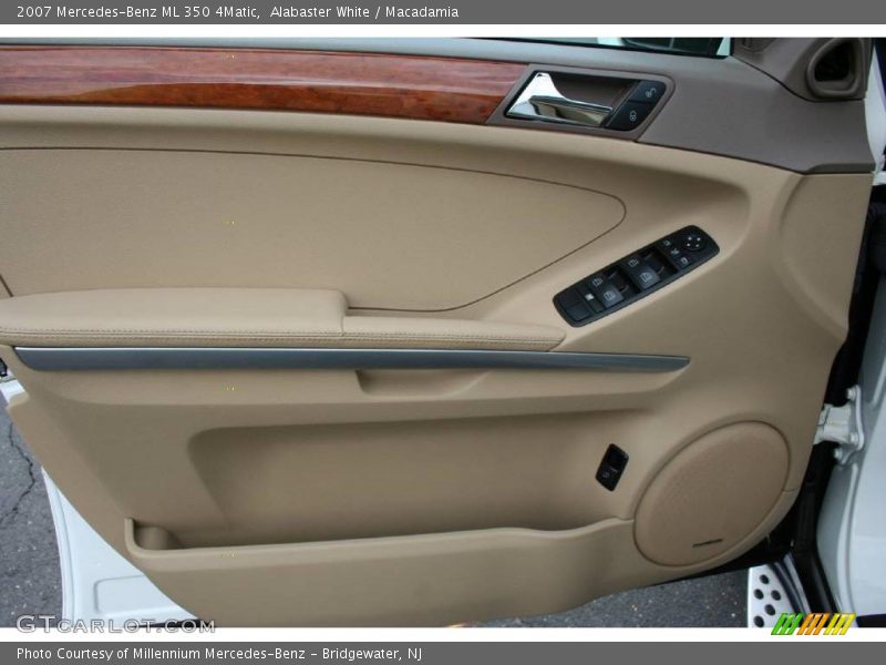 Alabaster White / Macadamia 2007 Mercedes-Benz ML 350 4Matic