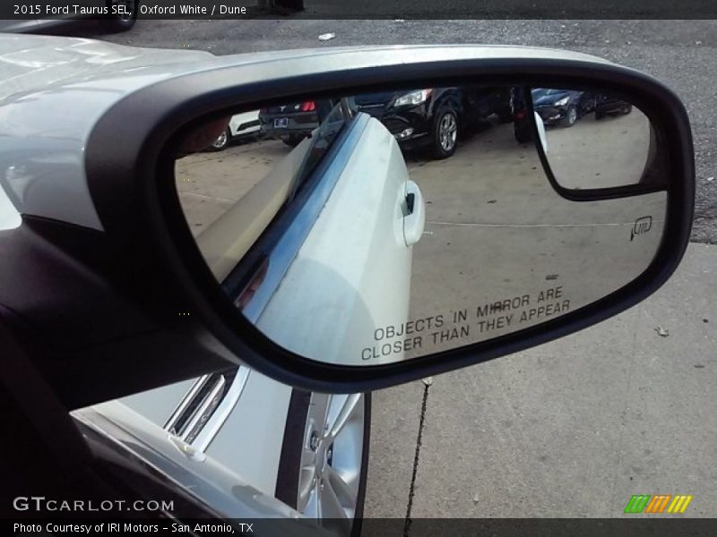 Oxford White / Dune 2015 Ford Taurus SEL