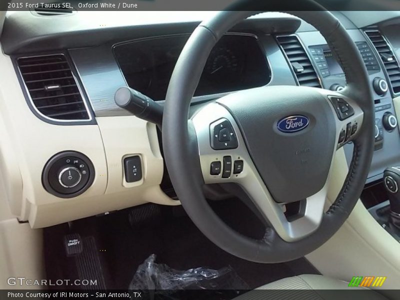 Oxford White / Dune 2015 Ford Taurus SEL