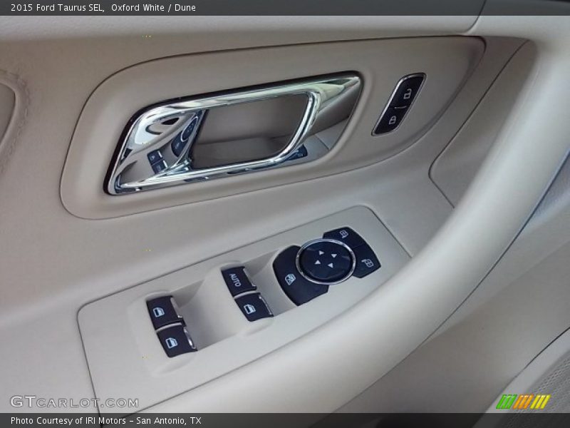Oxford White / Dune 2015 Ford Taurus SEL