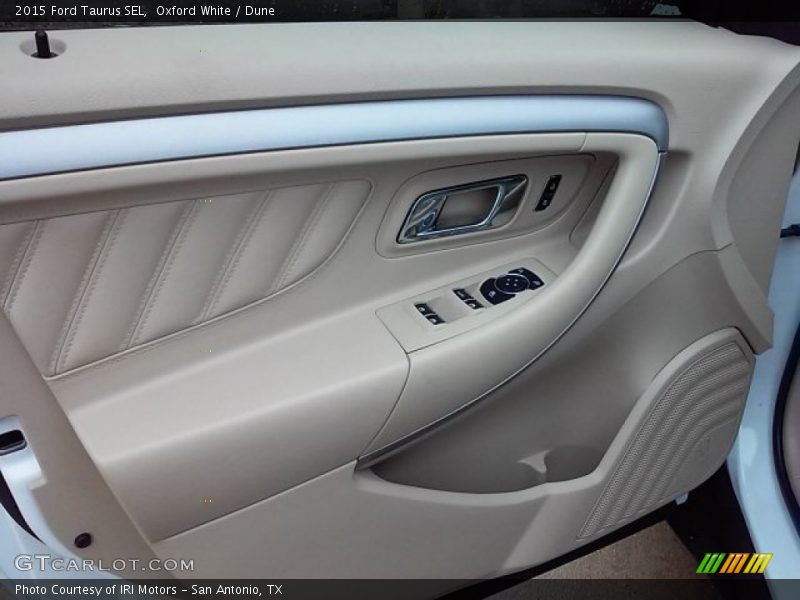 Oxford White / Dune 2015 Ford Taurus SEL
