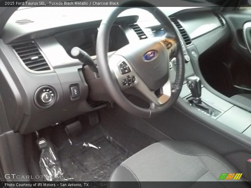 Tuxedo Black Metallic / Charcoal Black 2015 Ford Taurus SEL