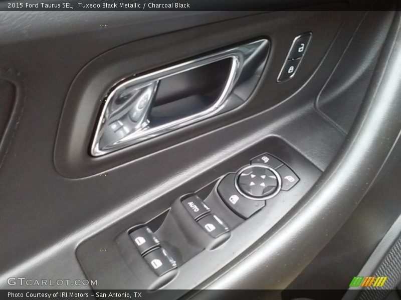 Tuxedo Black Metallic / Charcoal Black 2015 Ford Taurus SEL