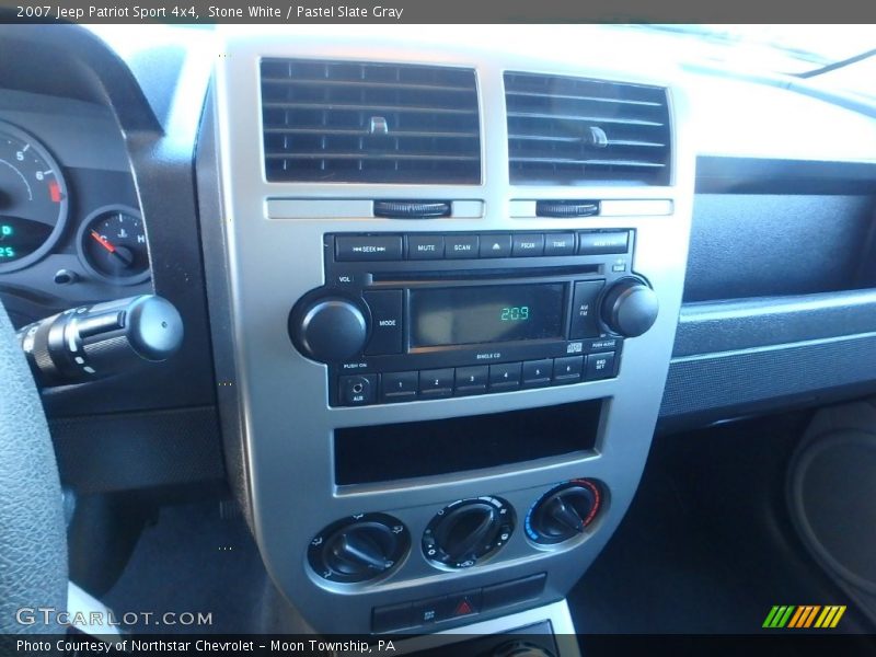 Stone White / Pastel Slate Gray 2007 Jeep Patriot Sport 4x4