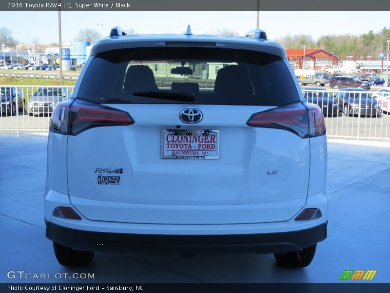 Super White / Black 2016 Toyota RAV4 LE